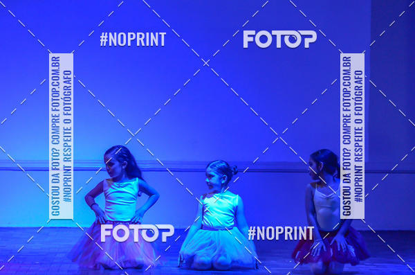 Buy your photos of the eventApresentao de dana  da Escola Uruguai na Escola Rainha do Brasil on Fotop