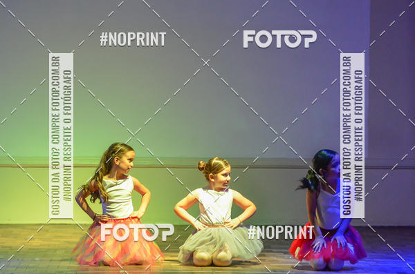 Buy your photos of the eventApresentao de dana  da Escola Uruguai na Escola Rainha do Brasil on Fotop