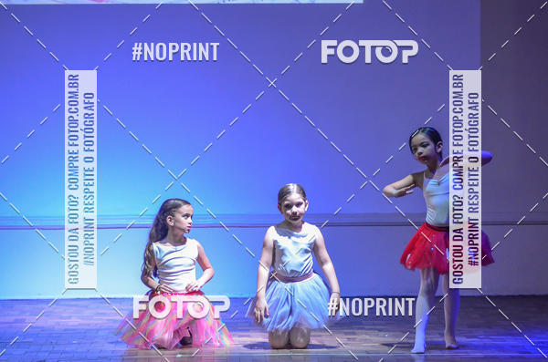Buy your photos of the eventApresentao de dana  da Escola Uruguai na Escola Rainha do Brasil on Fotop