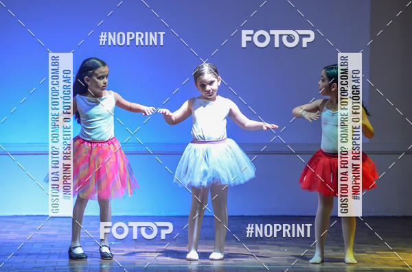 Buy your photos of the eventApresentao de dana  da Escola Uruguai na Escola Rainha do Brasil on Fotop