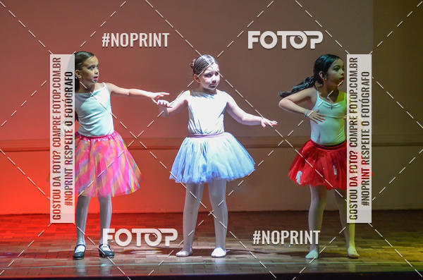 Buy your photos of the eventApresentao de dana  da Escola Uruguai na Escola Rainha do Brasil on Fotop