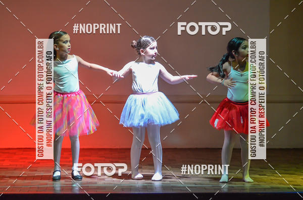 Buy your photos of the eventApresentao de dana  da Escola Uruguai na Escola Rainha do Brasil on Fotop