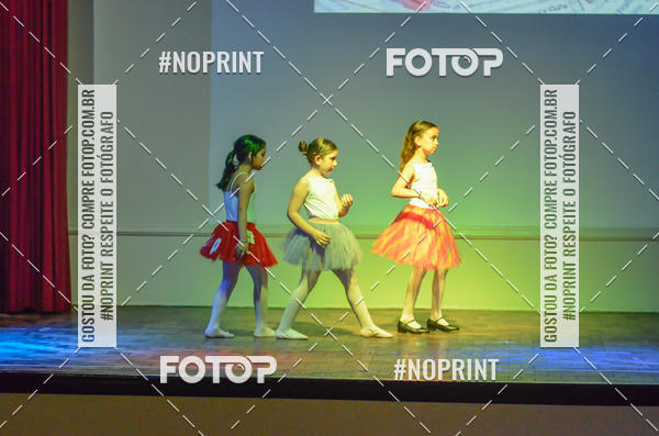 Buy your photos of the eventApresentao de dana  da Escola Uruguai na Escola Rainha do Brasil on Fotop