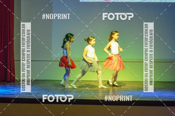 Buy your photos of the eventApresentao de dana  da Escola Uruguai na Escola Rainha do Brasil on Fotop