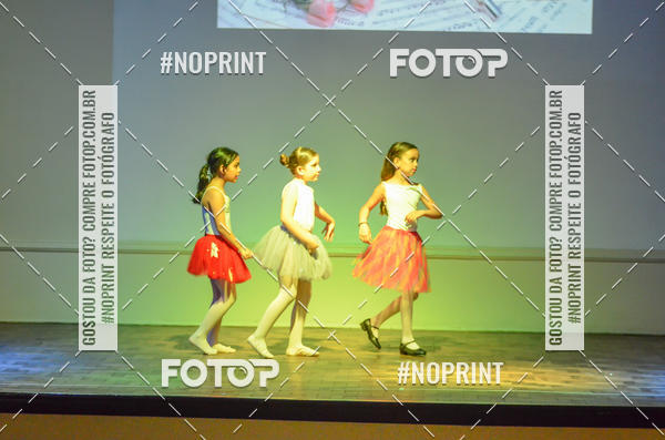 Buy your photos of the eventApresentao de dana  da Escola Uruguai na Escola Rainha do Brasil on Fotop