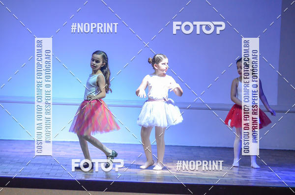 Buy your photos of the eventApresentao de dana  da Escola Uruguai na Escola Rainha do Brasil on Fotop