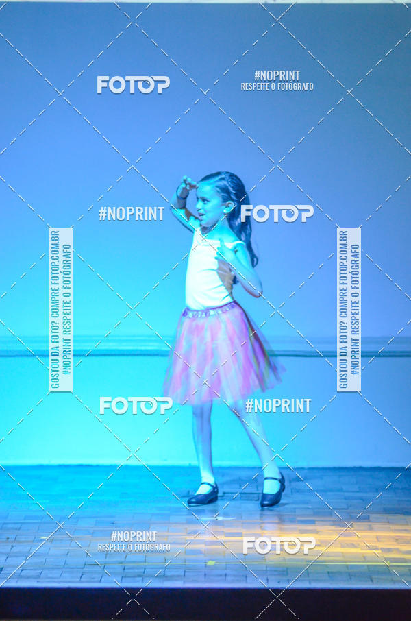 Buy your photos of the eventApresentao de dana  da Escola Uruguai na Escola Rainha do Brasil on Fotop