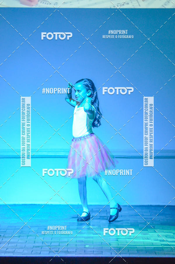 Buy your photos of the eventApresentao de dana  da Escola Uruguai na Escola Rainha do Brasil on Fotop