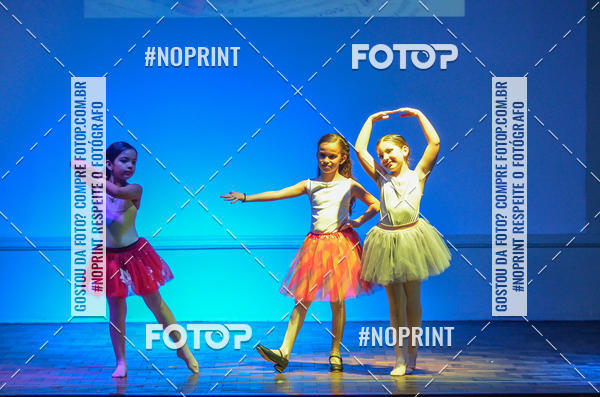 Buy your photos of the eventApresentao de dana  da Escola Uruguai na Escola Rainha do Brasil on Fotop