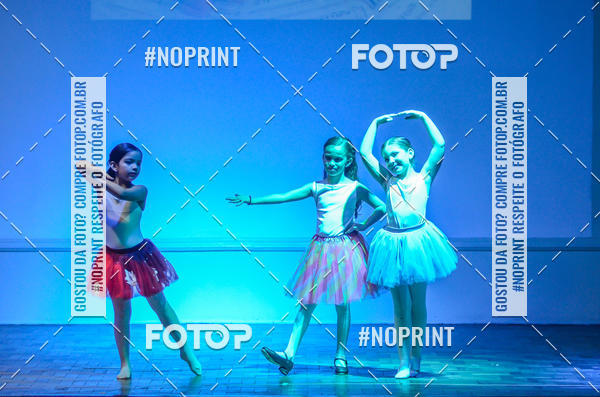 Buy your photos of the eventApresentao de dana  da Escola Uruguai na Escola Rainha do Brasil on Fotop