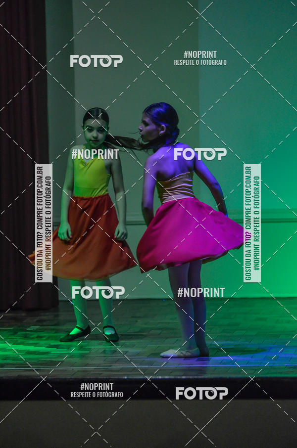 Buy your photos of the eventApresentao de dana  da Escola Uruguai na Escola Rainha do Brasil on Fotop