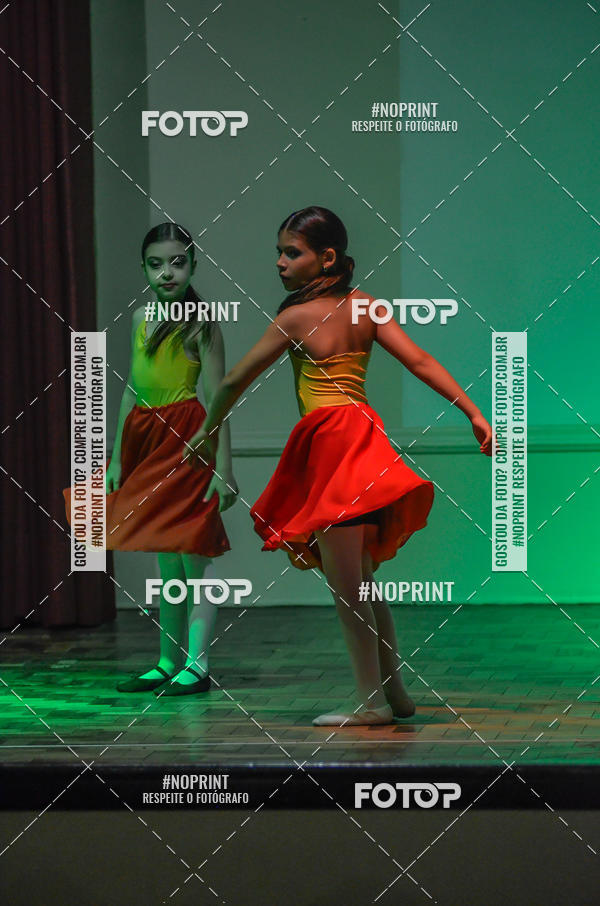 Buy your photos of the eventApresentao de dana  da Escola Uruguai na Escola Rainha do Brasil on Fotop