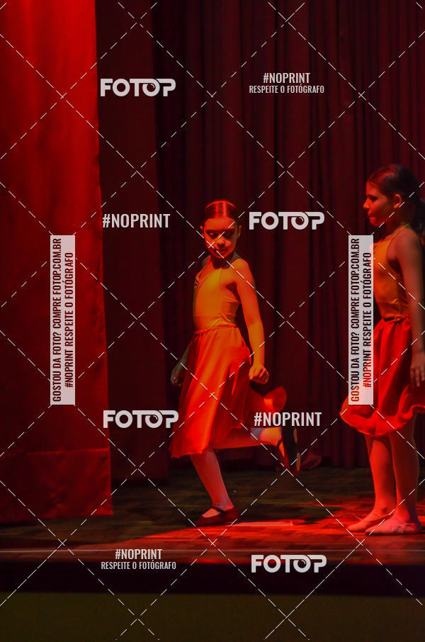 Buy your photos of the eventApresentao de dana  da Escola Uruguai na Escola Rainha do Brasil on Fotop