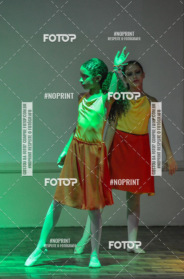 Buy your photos of the eventApresentao de dana  da Escola Uruguai na Escola Rainha do Brasil on Fotop