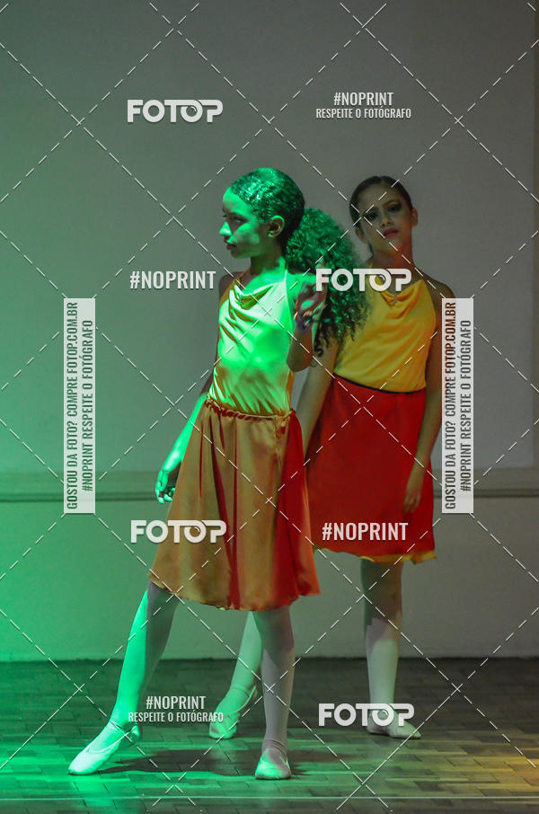 Buy your photos of the eventApresentao de dana  da Escola Uruguai na Escola Rainha do Brasil on Fotop
