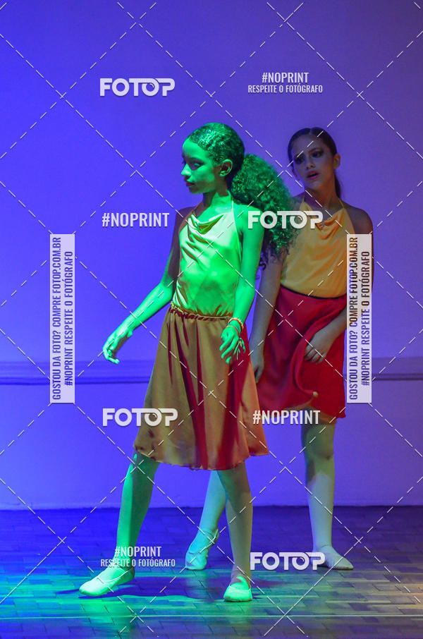 Buy your photos of the eventApresentao de dana  da Escola Uruguai na Escola Rainha do Brasil on Fotop