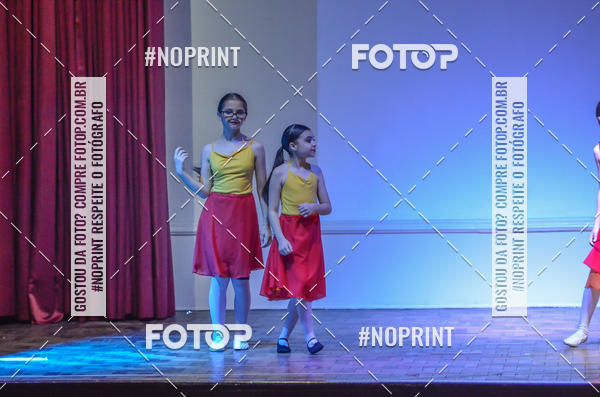 Buy your photos of the eventApresentao de dana  da Escola Uruguai na Escola Rainha do Brasil on Fotop