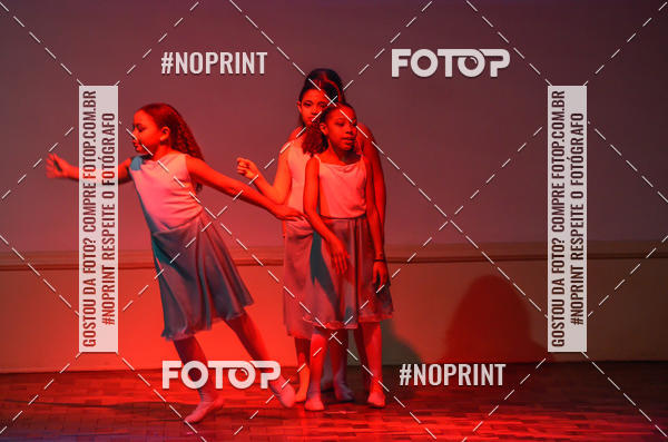 Buy your photos of the eventApresentao de dana  da Escola Uruguai na Escola Rainha do Brasil on Fotop