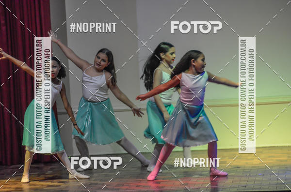 Buy your photos of the eventApresentao de dana  da Escola Uruguai na Escola Rainha do Brasil on Fotop