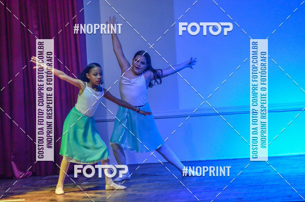 Buy your photos of the eventApresentao de dana  da Escola Uruguai na Escola Rainha do Brasil on Fotop