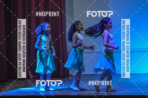 Buy your photos of the eventApresentao de dana  da Escola Uruguai na Escola Rainha do Brasil on Fotop