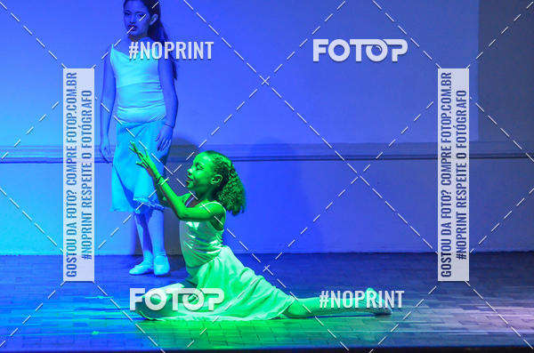 Buy your photos of the eventApresentao de dana  da Escola Uruguai na Escola Rainha do Brasil on Fotop