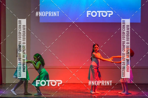 Buy your photos of the eventApresentao de dana  da Escola Uruguai na Escola Rainha do Brasil on Fotop