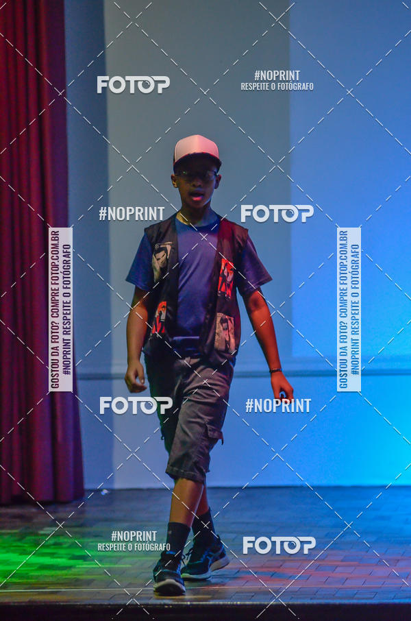 Buy your photos of the eventApresentao de dana  da Escola Uruguai na Escola Rainha do Brasil on Fotop