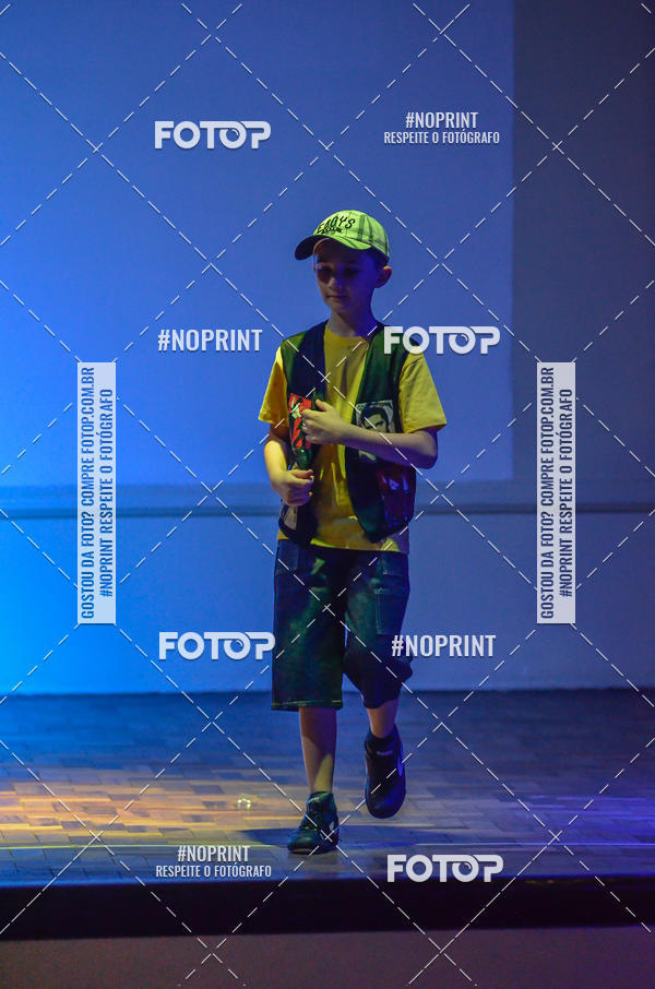 Buy your photos of the eventApresentao de dana  da Escola Uruguai na Escola Rainha do Brasil on Fotop