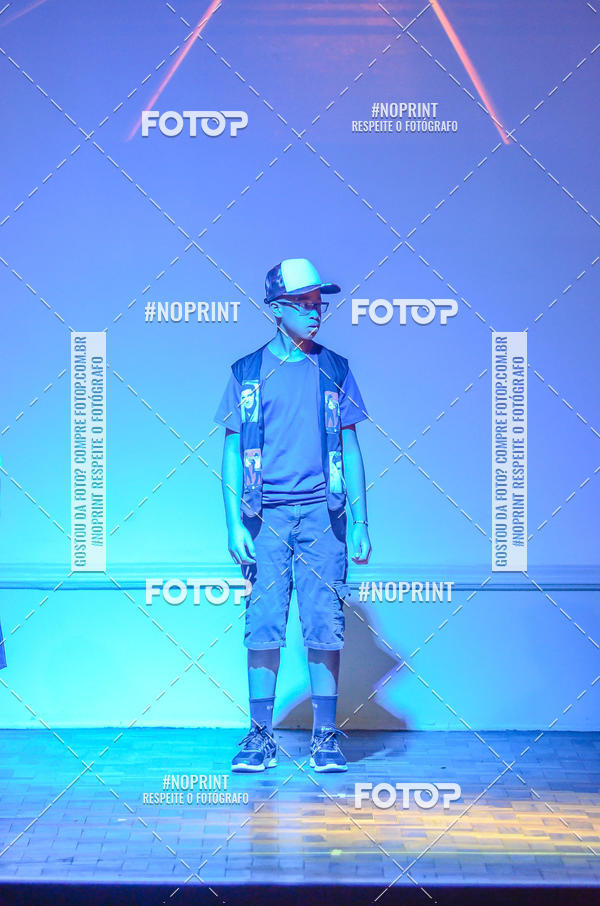 Buy your photos of the eventApresentao de dana  da Escola Uruguai na Escola Rainha do Brasil on Fotop