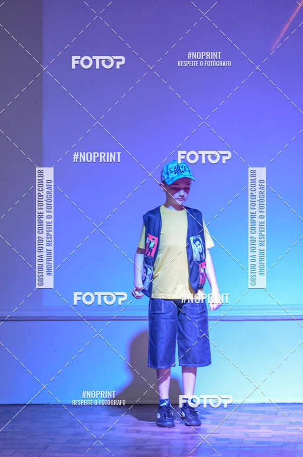 Buy your photos of the eventApresentao de dana  da Escola Uruguai na Escola Rainha do Brasil on Fotop