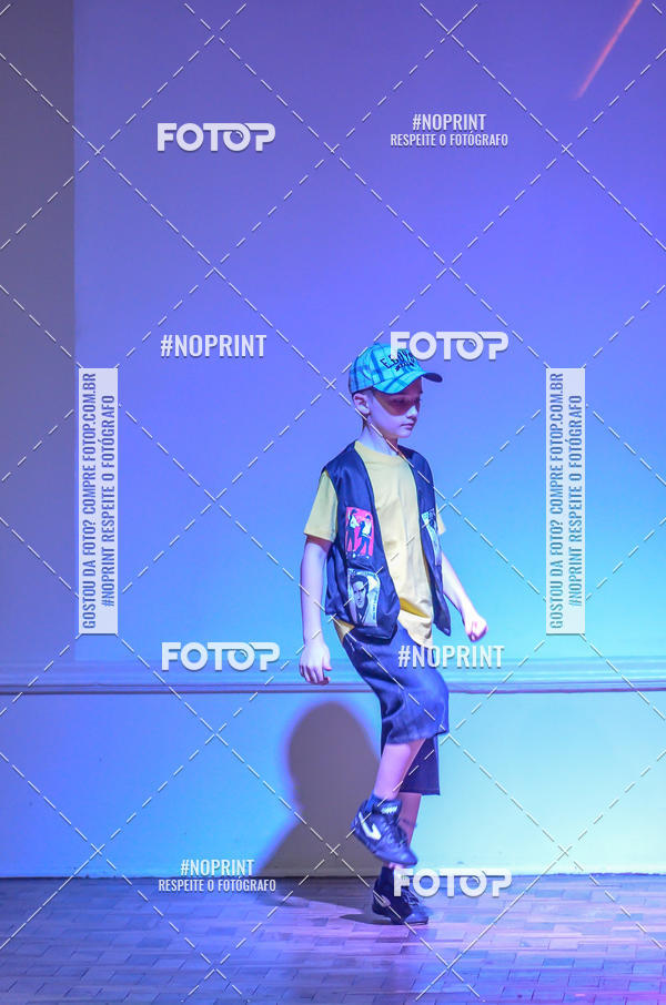 Buy your photos of the eventApresentao de dana  da Escola Uruguai na Escola Rainha do Brasil on Fotop