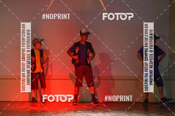 Buy your photos of the eventApresentao de dana  da Escola Uruguai na Escola Rainha do Brasil on Fotop