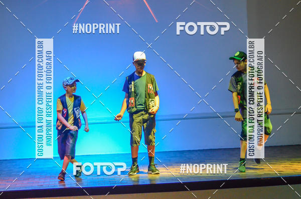 Buy your photos of the eventApresenta��o de dan�a  da Escola Uruguai na Escola Rainha do Brasil on Fotop