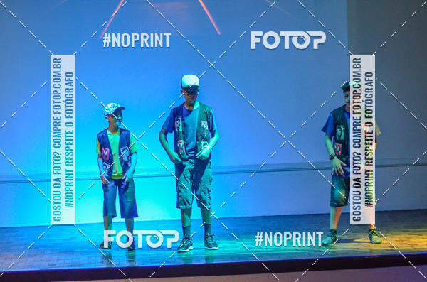 Buy your photos of the eventApresentao de dana  da Escola Uruguai na Escola Rainha do Brasil on Fotop