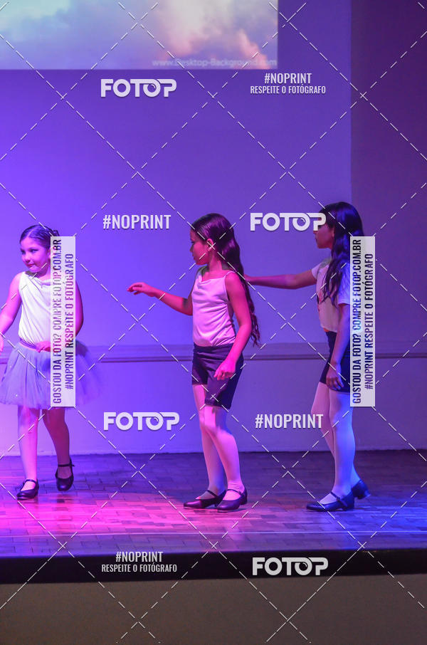 Buy your photos of the eventApresentao de dana  da Escola Uruguai na Escola Rainha do Brasil on Fotop