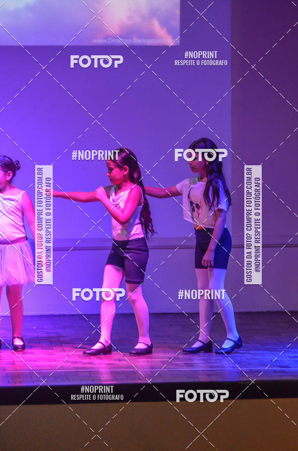 Buy your photos of the eventApresentao de dana  da Escola Uruguai na Escola Rainha do Brasil on Fotop
