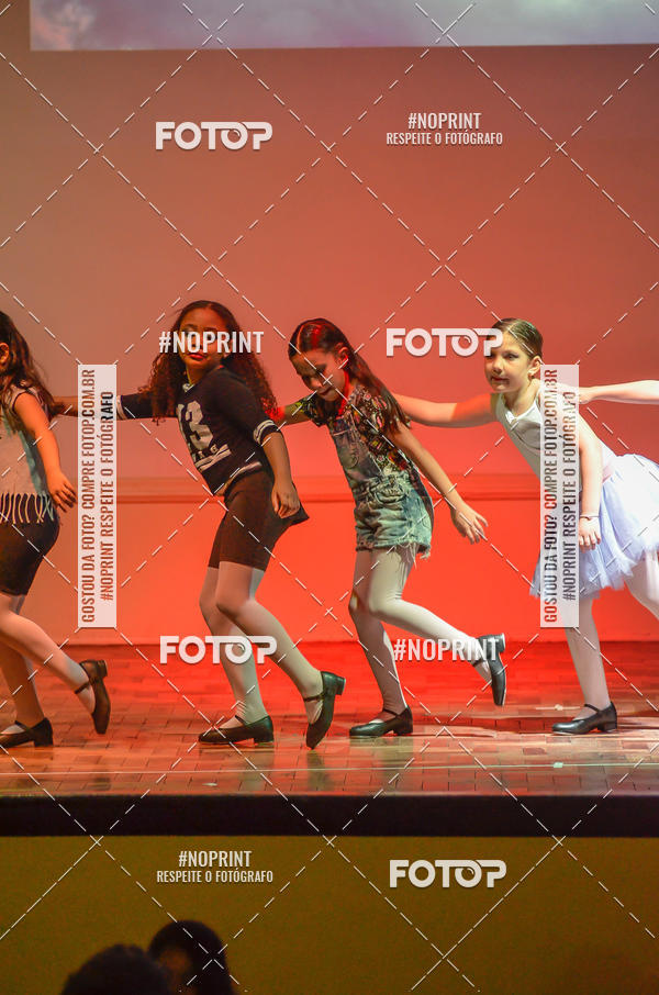 Buy your photos of the eventApresentao de dana  da Escola Uruguai na Escola Rainha do Brasil on Fotop