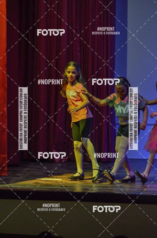 Buy your photos of the eventApresentao de dana  da Escola Uruguai na Escola Rainha do Brasil on Fotop