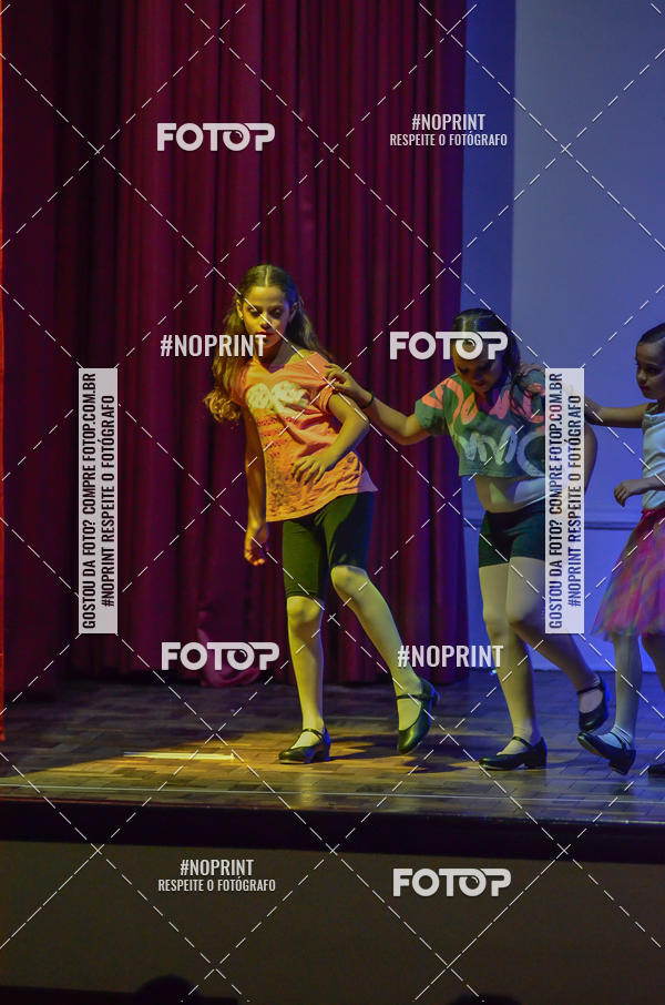 Buy your photos of the eventApresentao de dana  da Escola Uruguai na Escola Rainha do Brasil on Fotop