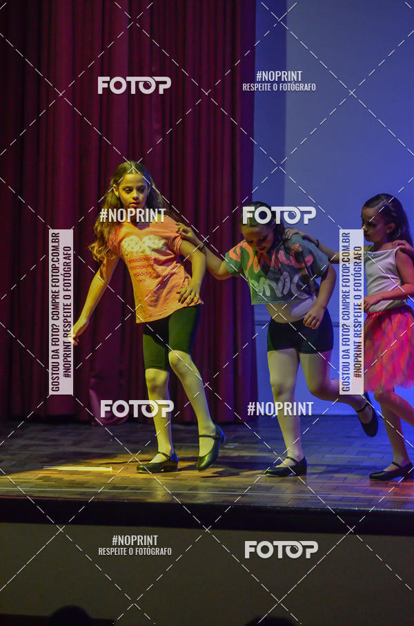 Buy your photos of the eventApresentao de dana  da Escola Uruguai na Escola Rainha do Brasil on Fotop