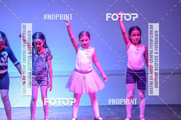 Buy your photos of the eventApresentao de dana  da Escola Uruguai na Escola Rainha do Brasil on Fotop
