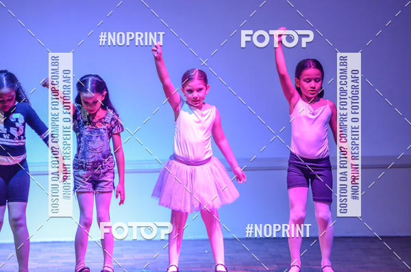 Buy your photos of the eventApresentao de dana  da Escola Uruguai na Escola Rainha do Brasil on Fotop