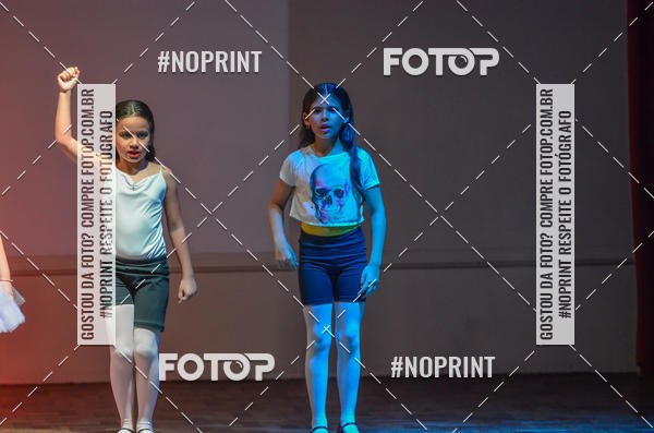 Buy your photos of the eventApresentao de dana  da Escola Uruguai na Escola Rainha do Brasil on Fotop
