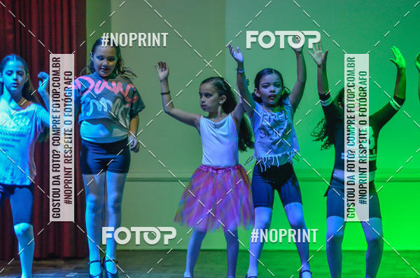 Buy your photos of the eventApresentao de dana  da Escola Uruguai na Escola Rainha do Brasil on Fotop