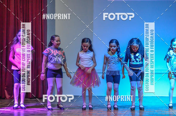 Buy your photos of the eventApresentao de dana  da Escola Uruguai na Escola Rainha do Brasil on Fotop