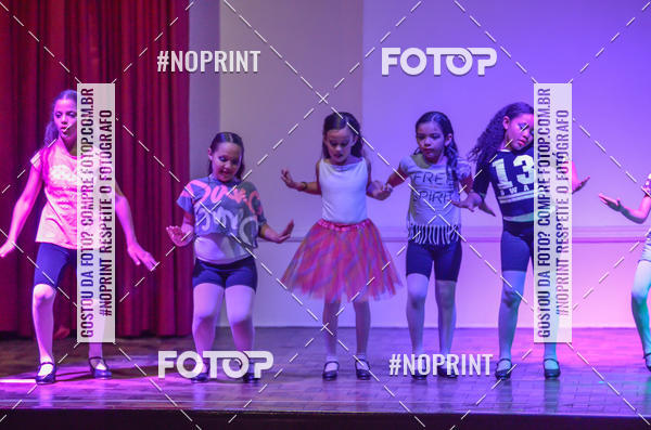 Buy your photos of the eventApresentao de dana  da Escola Uruguai na Escola Rainha do Brasil on Fotop