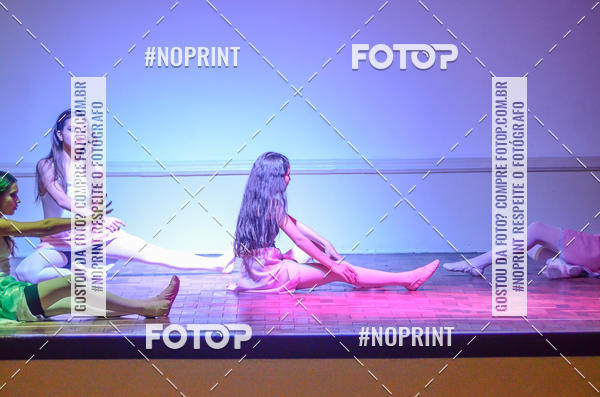 Buy your photos of the eventApresenta��o de dan�a  da Escola Uruguai na Escola Rainha do Brasil on Fotop