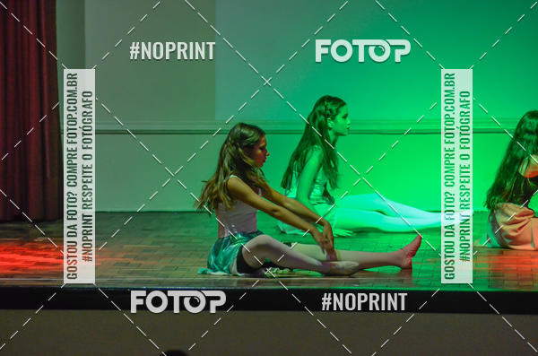 Buy your photos of the eventApresentao de dana  da Escola Uruguai na Escola Rainha do Brasil on Fotop