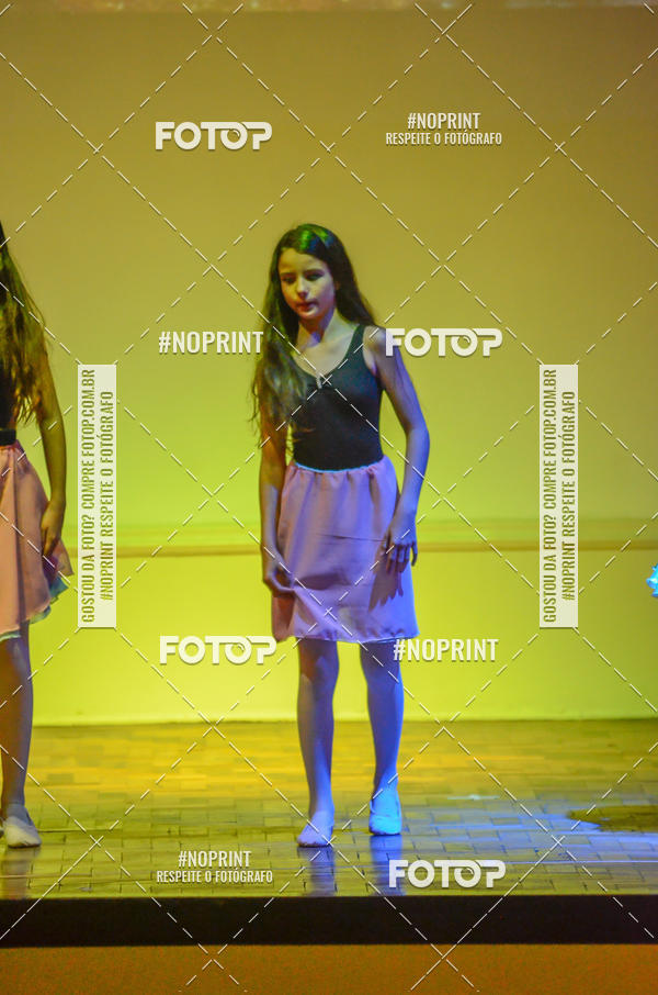 Buy your photos of the eventApresentao de dana  da Escola Uruguai na Escola Rainha do Brasil on Fotop